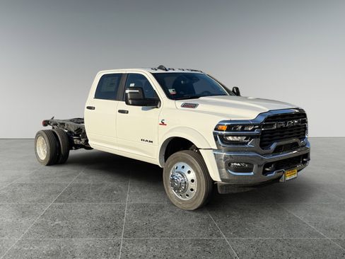 New 2025 RAM 5500 2WD Crew Cab image 7