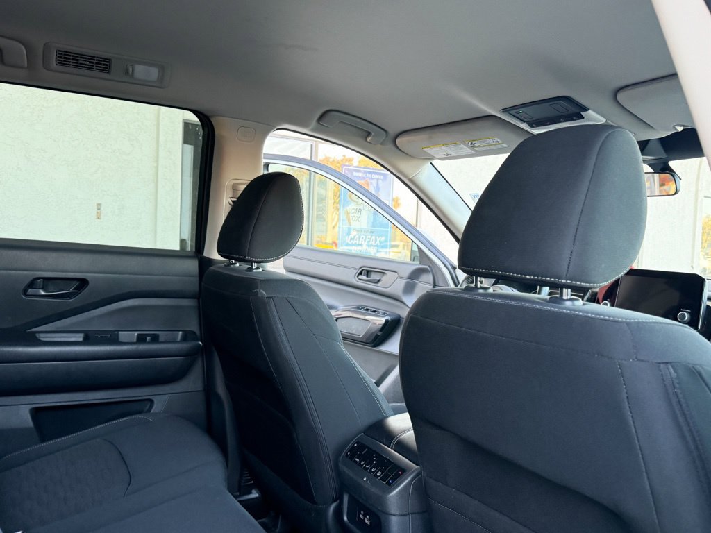 Used 2024 Nissan Pathfinder SV FWD image 22