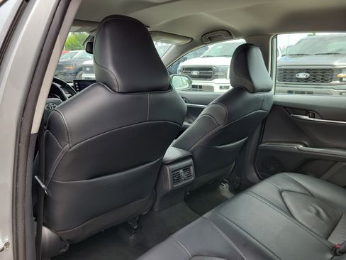 Used 2023 Toyota Camry XSE FWD image 13