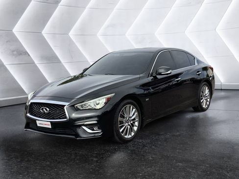 Used 2018 INFINITI Q50 Luxe w/ Sensory Package (Luxe) image 3