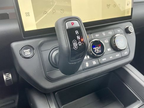 New 2026 Land Rover Defender 110 OCTA image 20