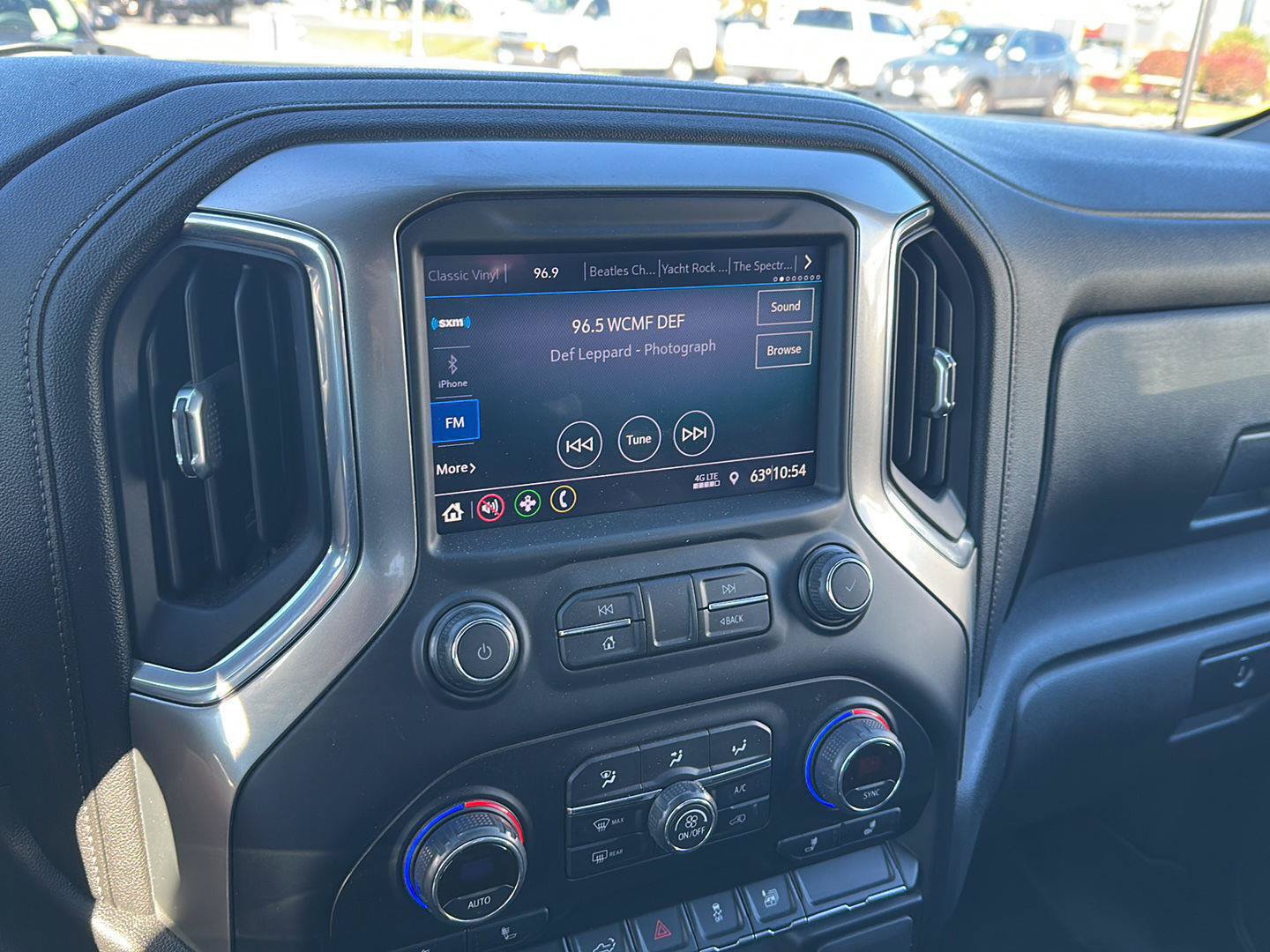 Used 2021 Chevrolet Silverado 1500 RST w/ Redline Edition AWD/4WD image 10