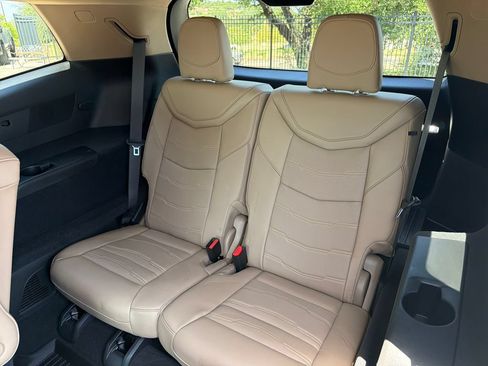 Used 2020 Cadillac XT6 Premium Luxury w/ Platinum Package AWD/4WD image 36