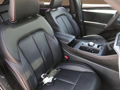 Used 2024 Jeep Wagoneer Launch Edition image 29