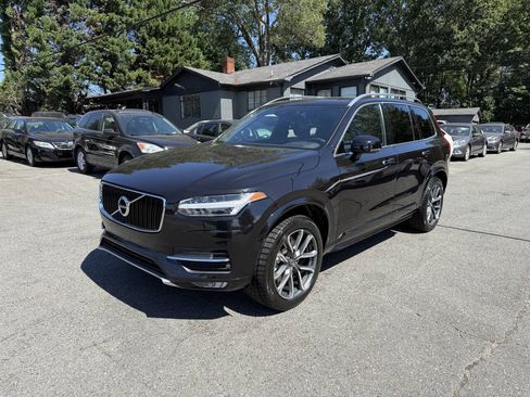 Used 2018 Volvo XC90 T6 Momentum AWD/4WD image 2