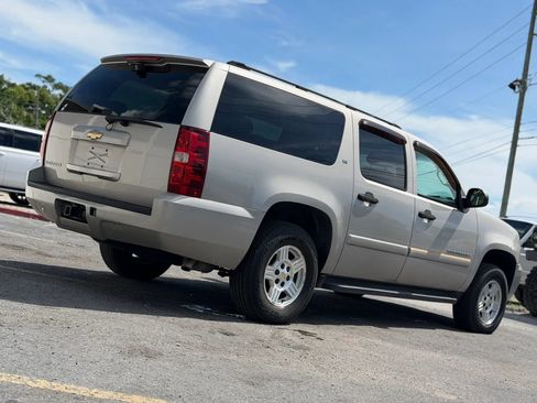 Used 2007 Chevrolet Suburban LS RWD image 3