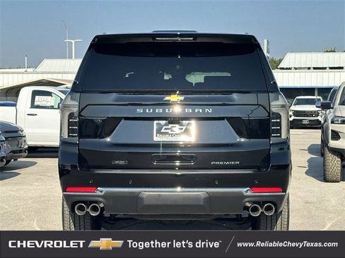 New 2026 Chevrolet Suburban Premier image 5