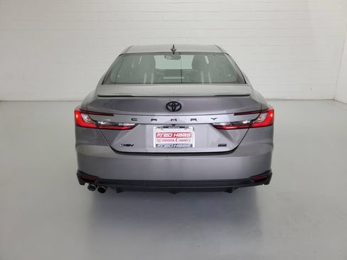 Used 2025 Toyota Camry SE w/ Convenience Package FWD image 6