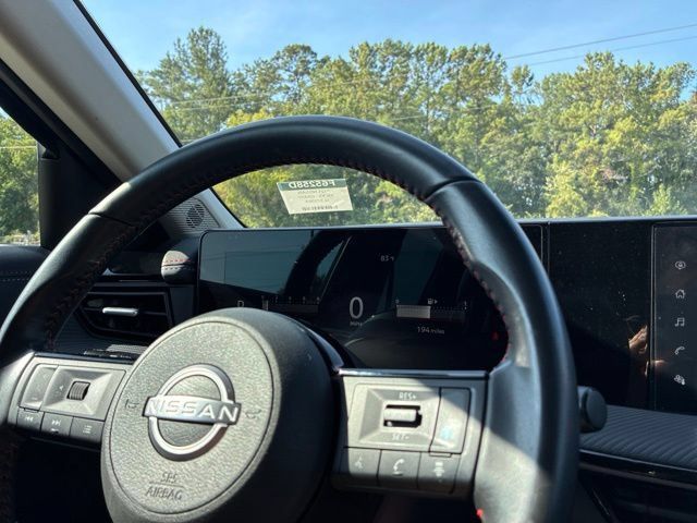 Used 2025 Nissan Kicks SR FWD image 28