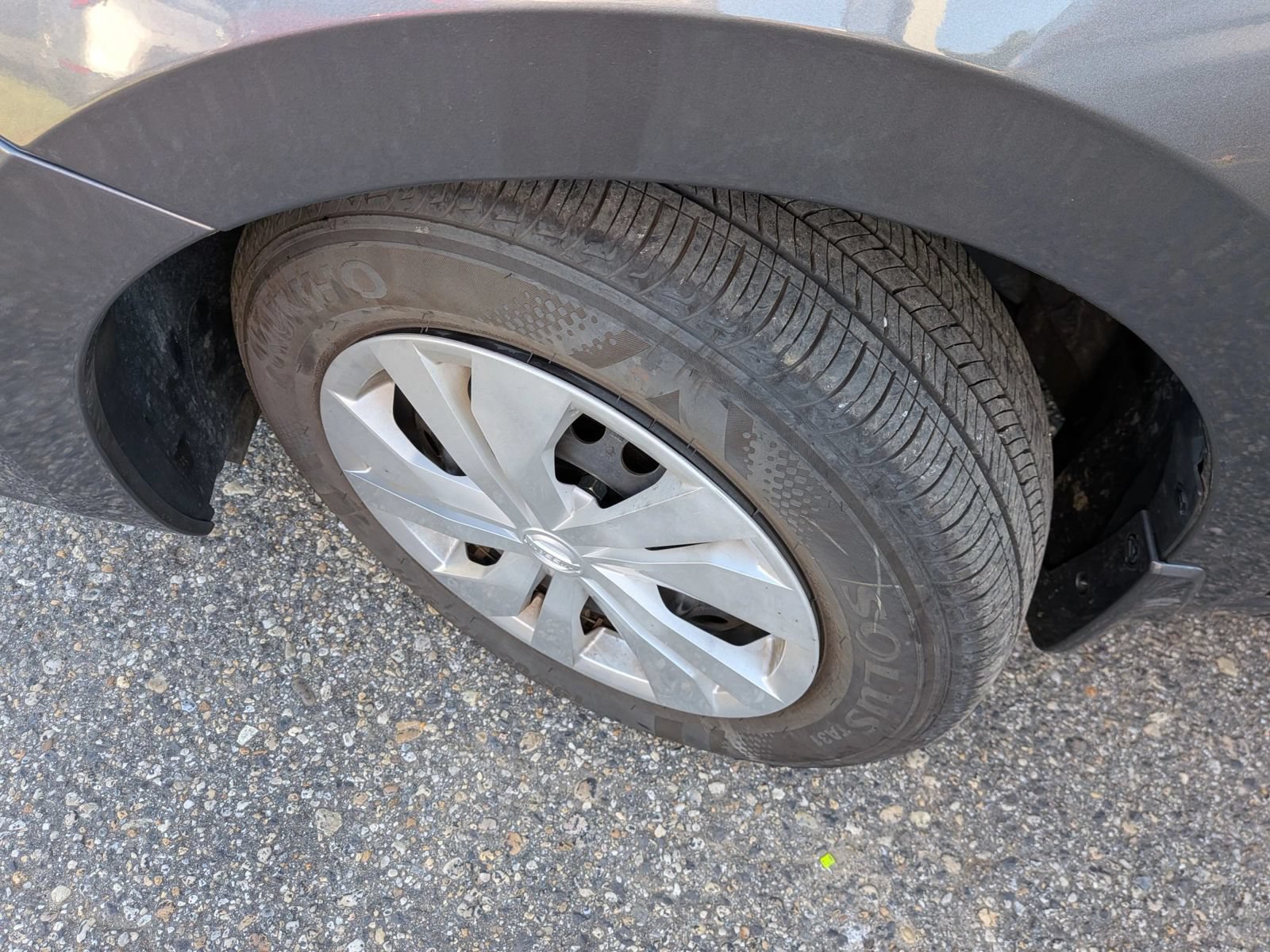 Used 2024 Nissan Versa S FWD image 10