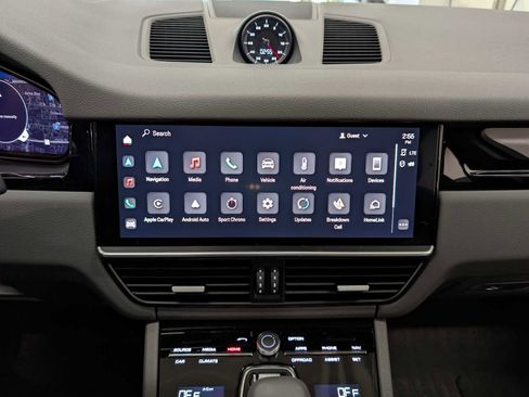 Used 2023 Porsche Cayenne Coupe image 29