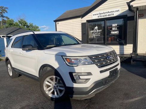 Used 2017 Ford Explorer XLT w/ Equipment Group 201A FWD image 1
