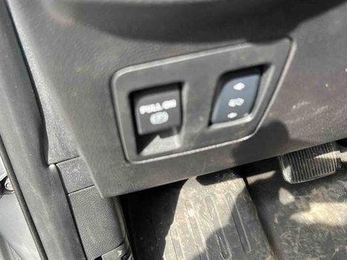Used 2018 Ford F150 Lariat w/ Equipment Group 502A Luxury AWD/4WD image 22