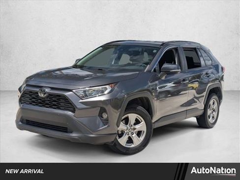 Used 2021 Toyota RAV4 XLE image 1