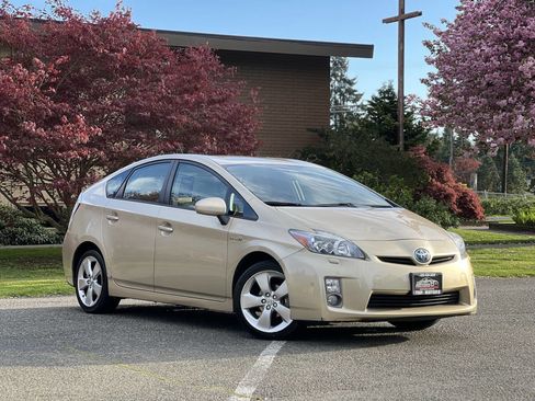 Used 2010 Toyota Prius Five FWD image 2