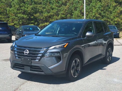 Used 2025 Nissan Rogue SV AWD/4WD image 7