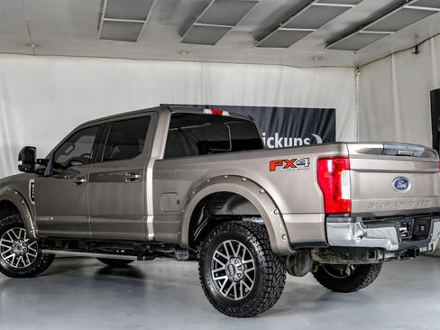 Used 2019 Ford F250 Lariat w/ Lariat Value Package AWD/4WD image 10