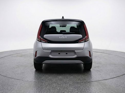 Used 2025 Kia Soul LX w/ LX Technology Package FWD image 7