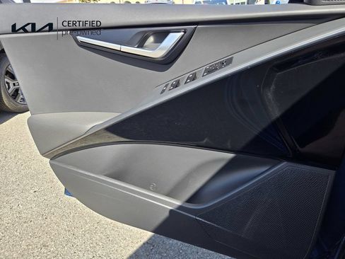 Certified 2024 Kia Niro Wind FWD image 25