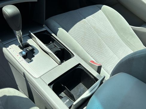 Used 2010 Toyota Camry LE FWD image 24