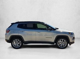 Used 2025 Jeep Compass Limited video 4
