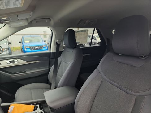 New 2026 Ford Explorer Active RWD image 13