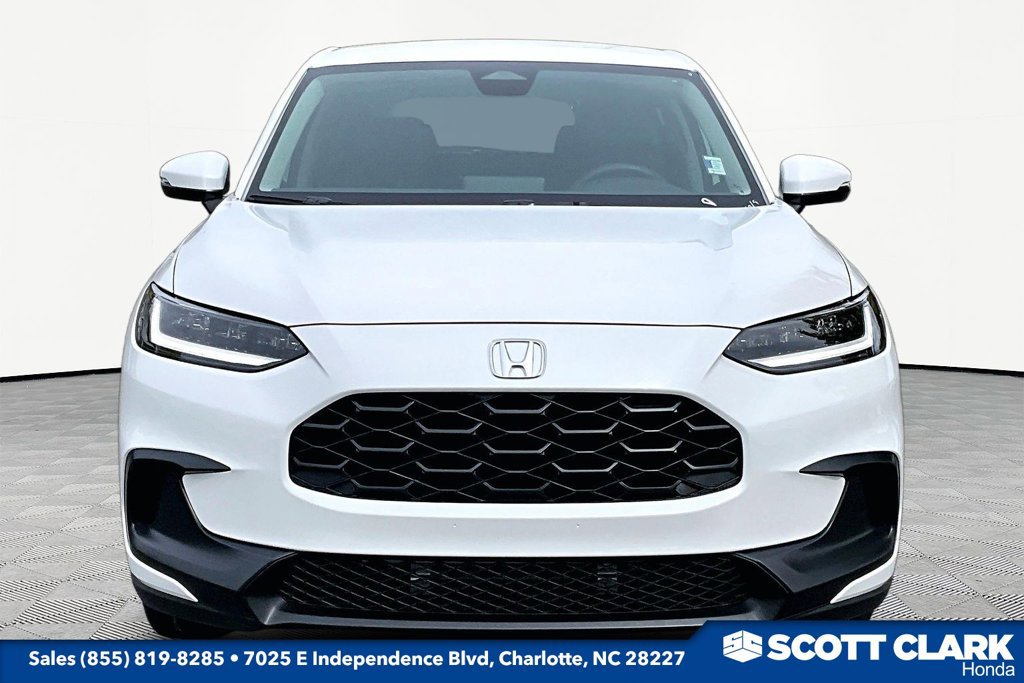 Used 2027 Honda HR-V LX image 2