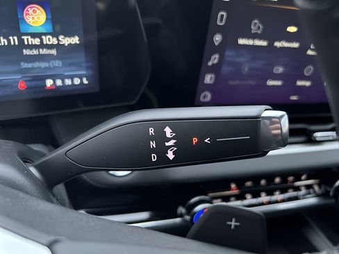 New 2026 Chevrolet Equinox LT w/ Convenience Package II image 15