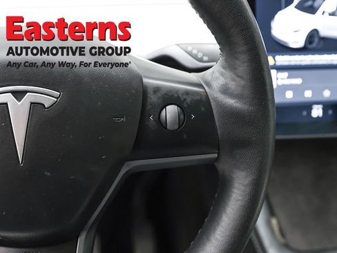 Used 2021 Tesla Model Y Long Range image 16