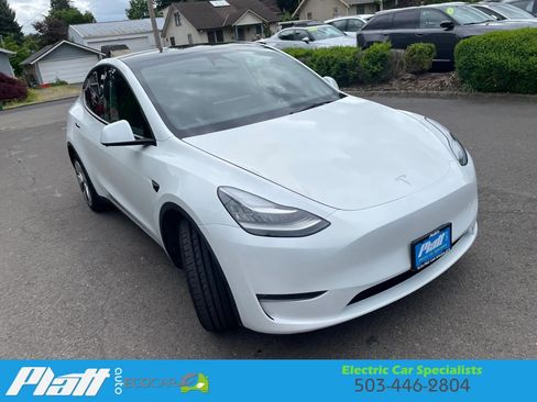 Used 2023 Tesla Model Y Long Range AWD/4WD image 19