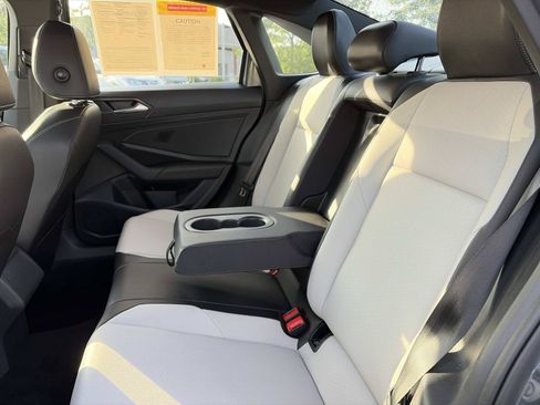 Used 2019 Volkswagen Jetta R-Line FWD image 11