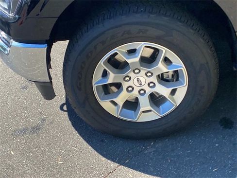 Used 2023 Ford F150 XLT image 6