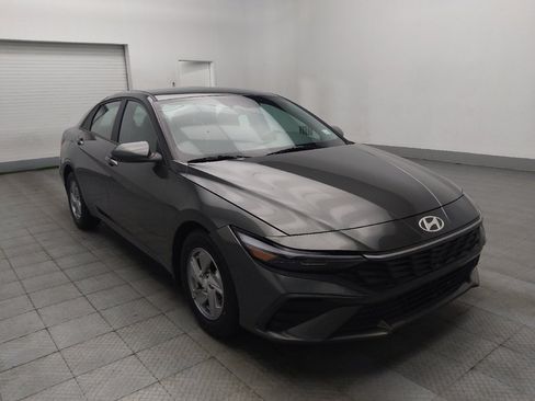 Used 2024 Hyundai Elantra SE FWD image 13