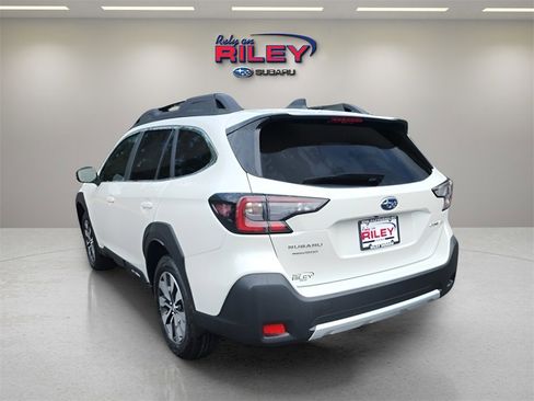 Used 2025 Subaru Outback Limited image 3