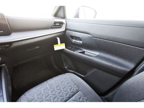 Certified 2025 Nissan Kicks SV image 13