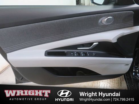 New 2026 Hyundai Elantra Limited FWD image 9