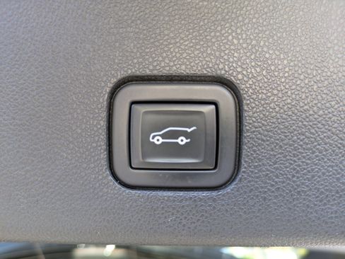 Used 2021 Cadillac XT6 Premium Luxury image 11