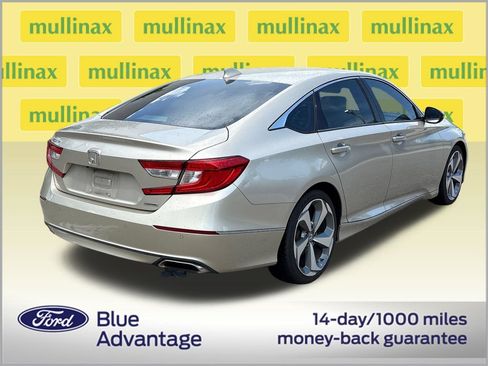 Used 2018 Honda Accord Touring image 4