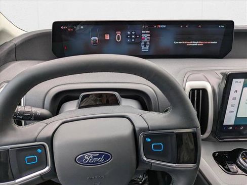 New 2025 Ford Expedition Active image 11