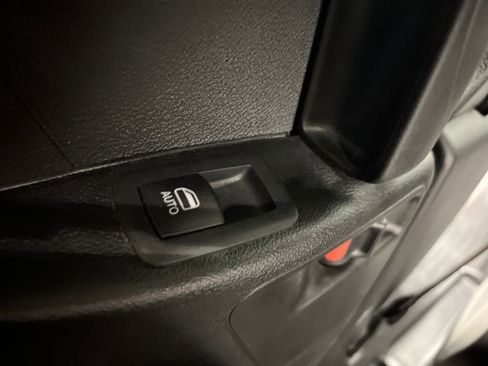 Used 2025 Chrysler Pacifica Select FWD image 20