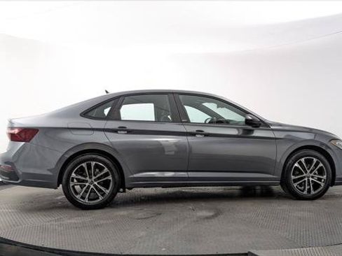 Used 2025 Volkswagen Jetta Sport FWD image 8
