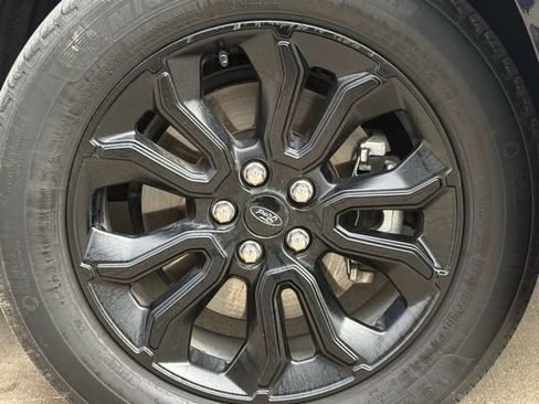 Used 2023 Ford Maverick XLT w/ XLT Luxury Package FWD image 9