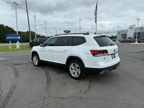 Used 2021 Volkswagen Atlas SE w/ Panoramic Sunroof Package FWD image 4