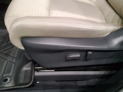 Used 2025 Subaru Ascent Premium AWD/4WD image 28