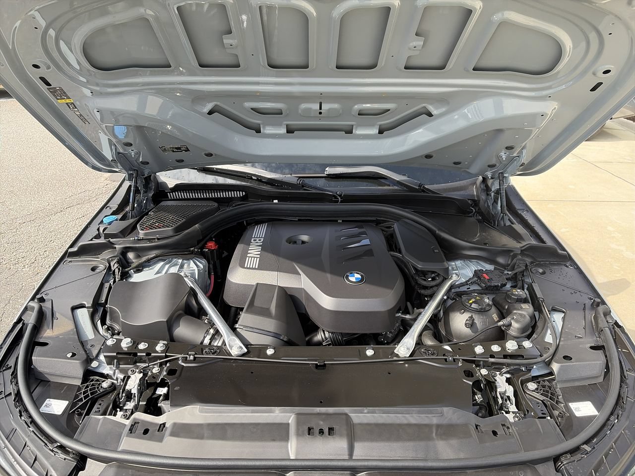 Used 2027 BMW 530i w/ M Sport Package RWD image 39