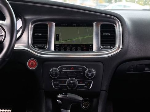 Used 2017 Dodge Charger R/T image 38