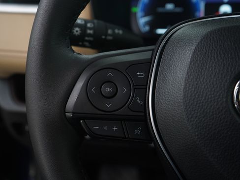 Used 2025 Toyota RAV4 Limited w/ Advanced Technology Package image 18