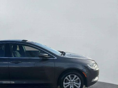 Used 2015 Chrysler 200 Limited image 4