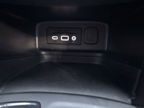 Used 2023 Chevrolet Equinox RS w/ RS Leather Package image 30