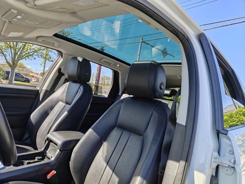 Used 2019 Land Rover Discovery Sport HSE AWD/4WD image 17